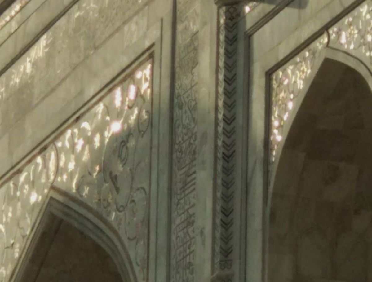 1769861606 0 Stones Shines In Taj Mahal Day Tour